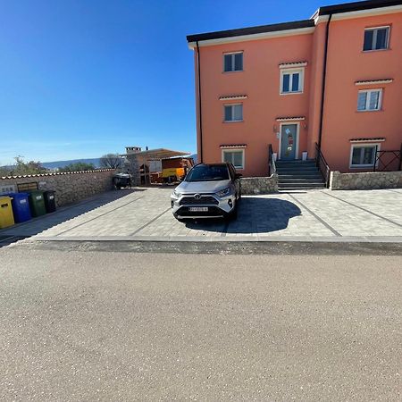 Family Village Apartment Vrh  Exteriör bild