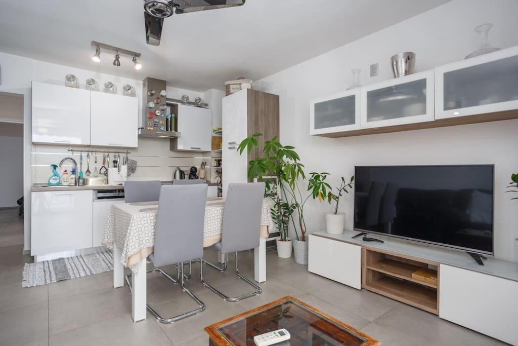 Family Village Apartment Vrh  Exteriör bild